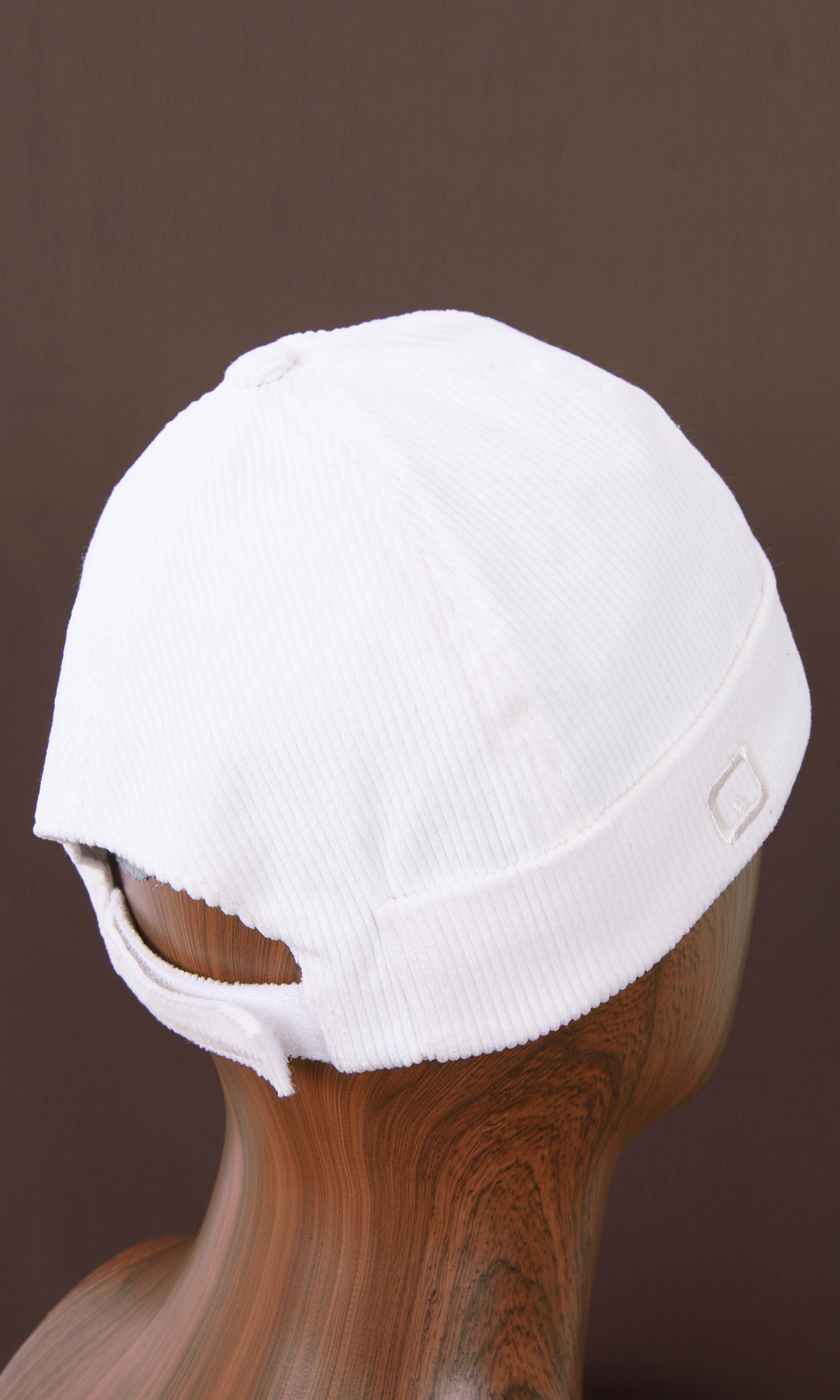 QL Velvet Docker Hat in Cream